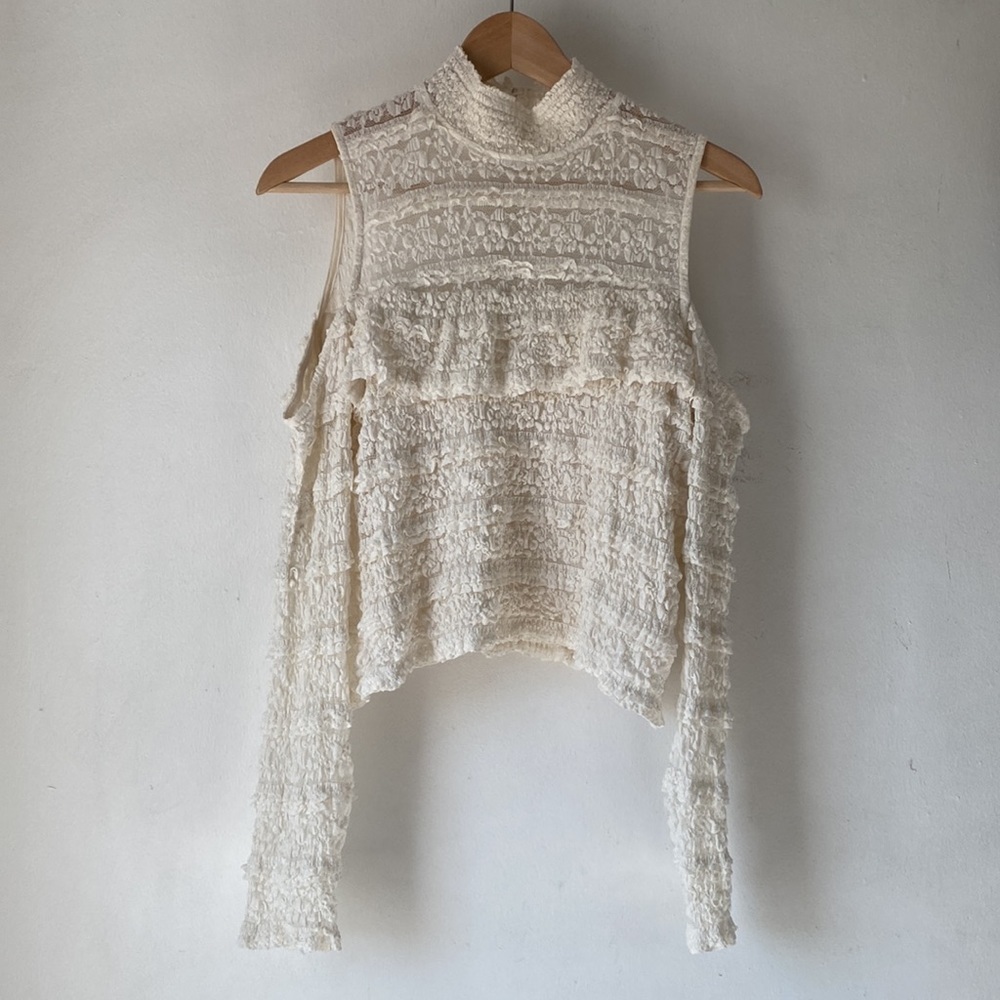 Saylor S Lace Cold Shoulder Top